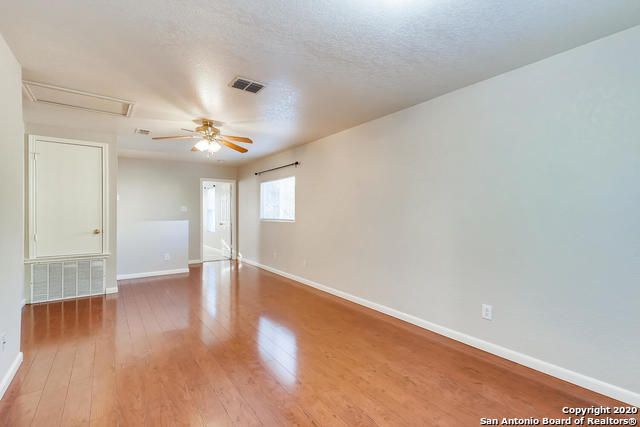 9718 Amber Ledge, San Antonio, TX 78245