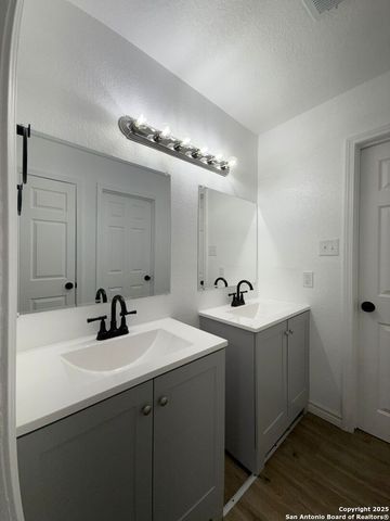 4718 Saddle, San Antonio, TX 78217