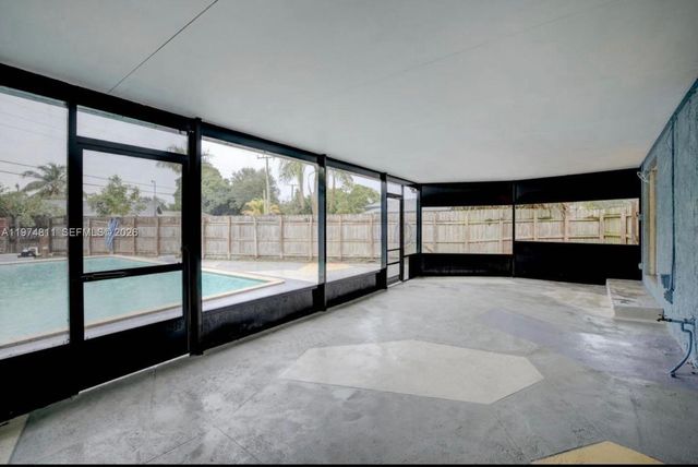 1101 NW 14th Ct, Fort Lauderdale, FL 33311