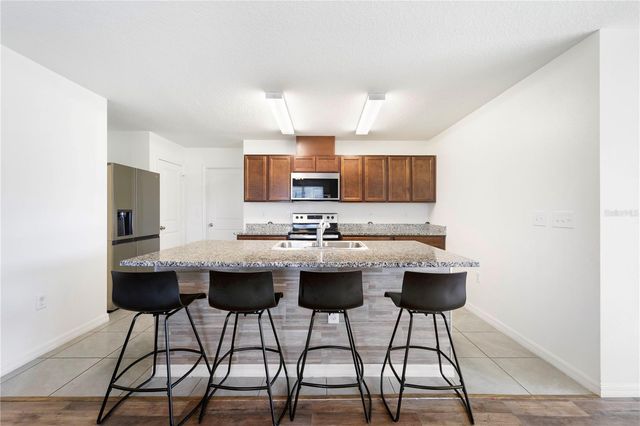 820 OVERPOOL AVENUE, Davenport, FL 33896