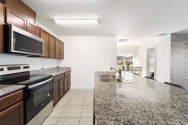 820 OVERPOOL AVENUE, Davenport, FL 33896