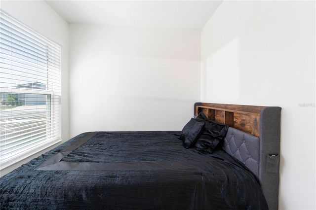 820 OVERPOOL AVENUE, Davenport, FL 33896