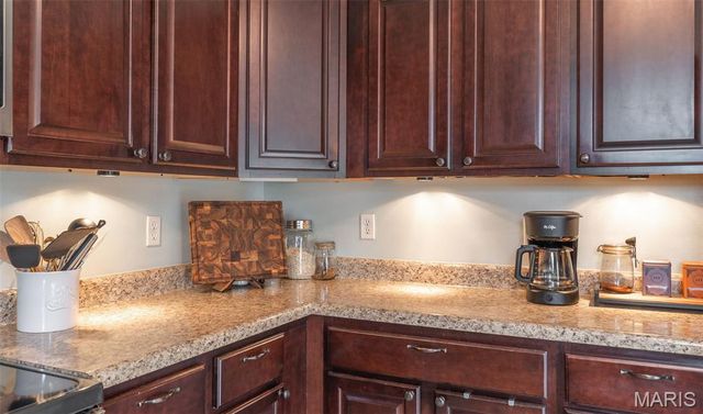 20250 Hyatt Lane, St Robert, MO 65584