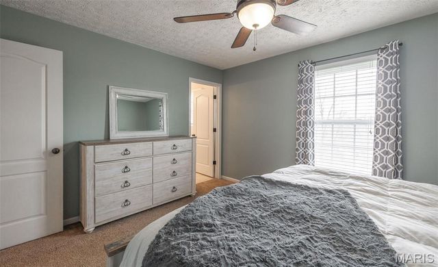 20250 Hyatt Lane, St Robert, MO 65584