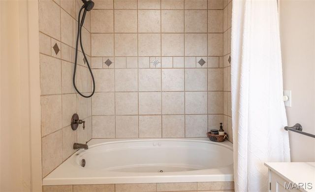 20250 Hyatt Lane, St Robert, MO 65584