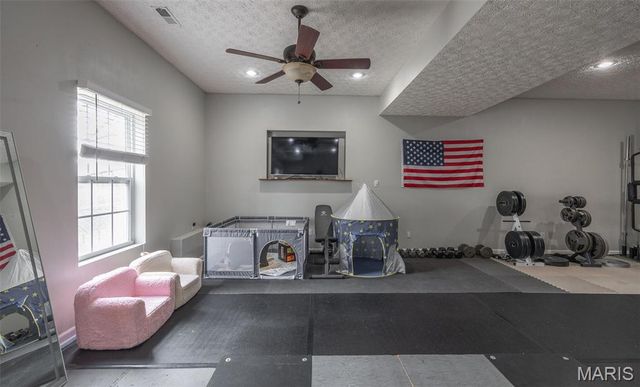 20250 Hyatt Lane, St Robert, MO 65584