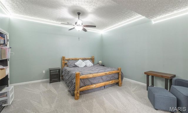 20250 Hyatt Lane, St Robert, MO 65584