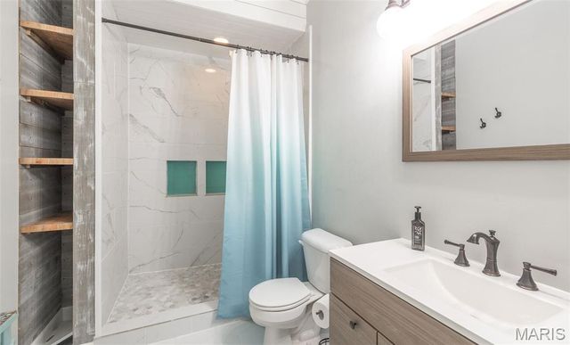 20250 Hyatt Lane, St Robert, MO 65584