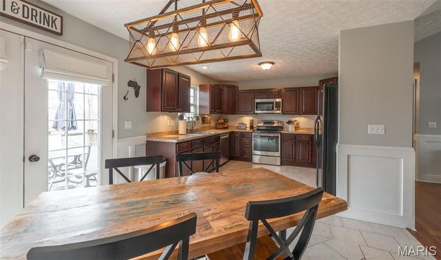 20250 Hyatt Lane, St Robert, MO 65584