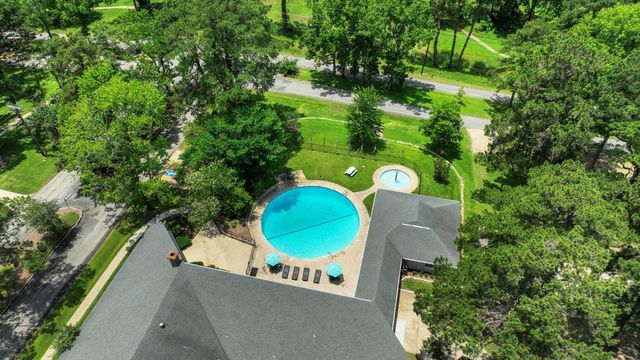 74 S Royale Greens Drive, Coldspring, TX 77331