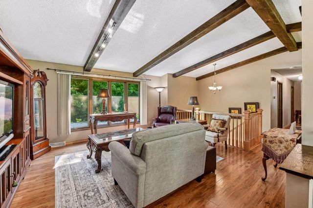 163 Upper Lea Lane, Long Lake, MN 55356