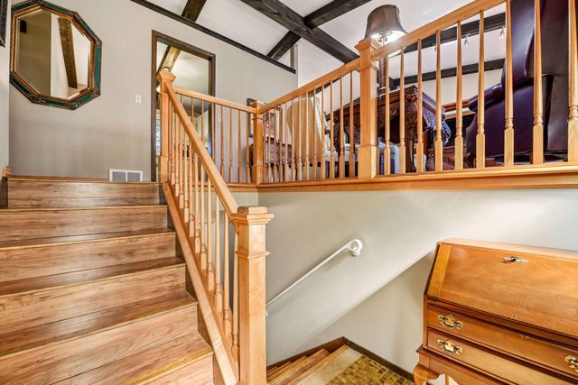 163 Upper Lea Lane, Long Lake, MN 55356
