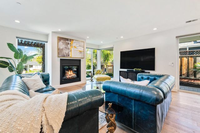 16 Hillview Avenue, Redwood City, CA 94062