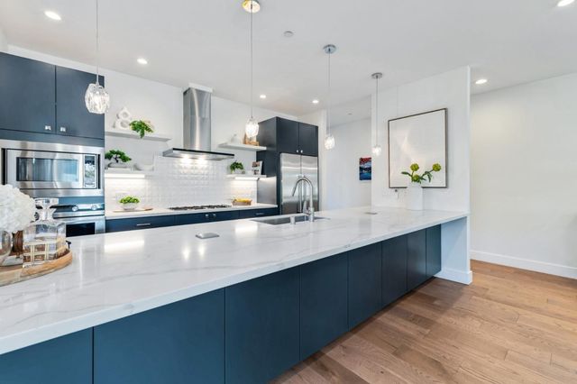 16 Hillview Avenue, Redwood City, CA 94062