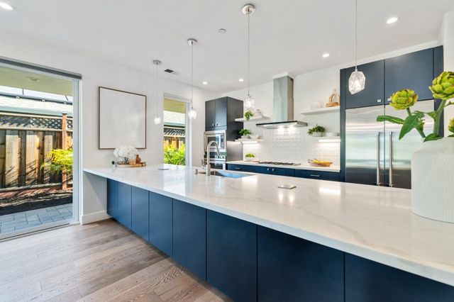 16 Hillview Avenue, Redwood City, CA 94062