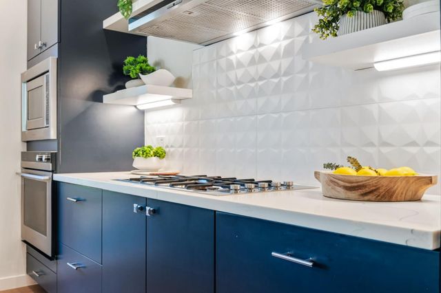 16 Hillview Avenue, Redwood City, CA 94062