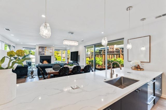 16 Hillview Avenue, Redwood City, CA 94062