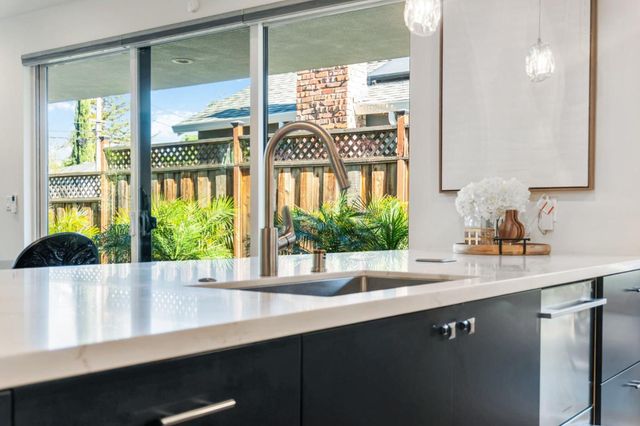 16 Hillview Avenue, Redwood City, CA 94062