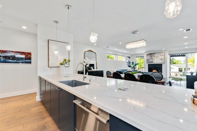 16 Hillview Avenue, Redwood City, CA 94062