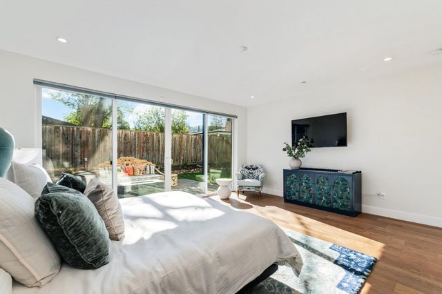 16 Hillview Avenue, Redwood City, CA 94062