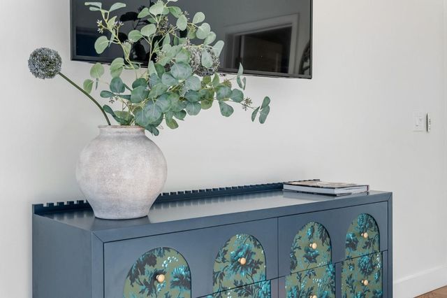 16 Hillview Avenue, Redwood City, CA 94062