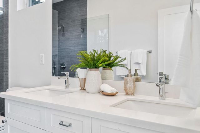 16 Hillview Avenue, Redwood City, CA 94062