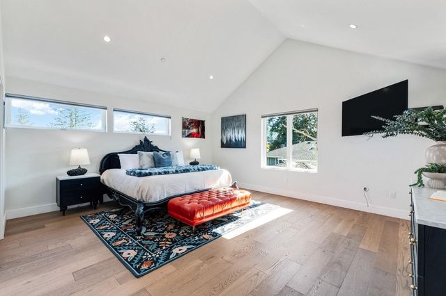 16 Hillview Avenue, Redwood City, CA 94062