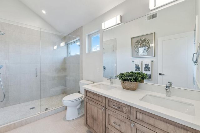 16 Hillview Avenue, Redwood City, CA 94062