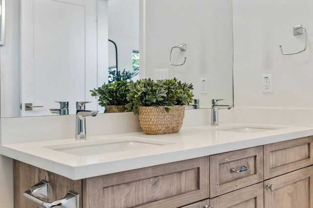 16 Hillview Avenue, Redwood City, CA 94062