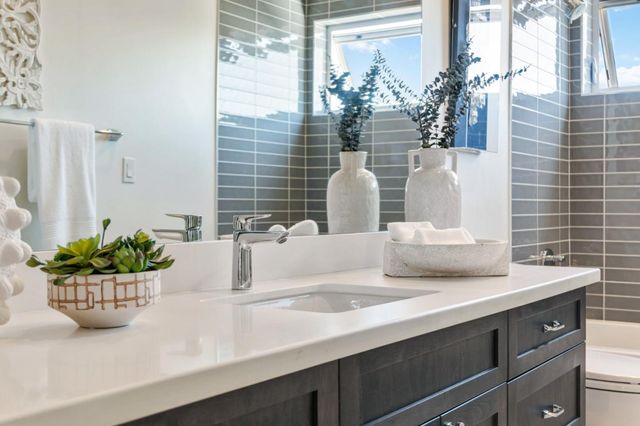 16 Hillview Avenue, Redwood City, CA 94062