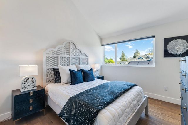 16 Hillview Avenue, Redwood City, CA 94062