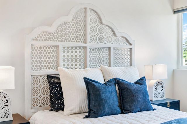 16 Hillview Avenue, Redwood City, CA 94062