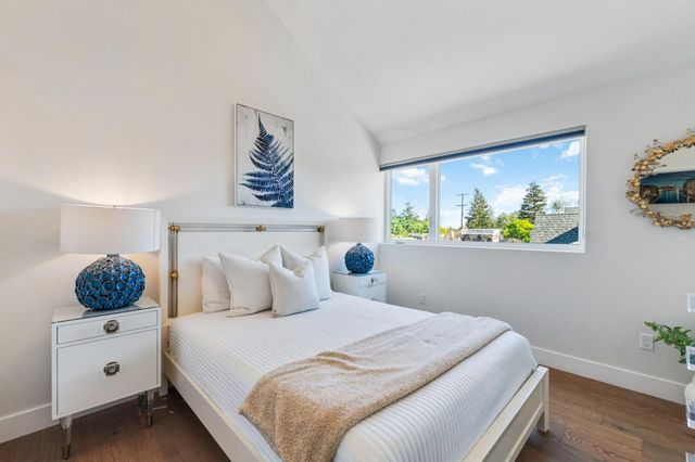 16 Hillview Avenue, Redwood City, CA 94062