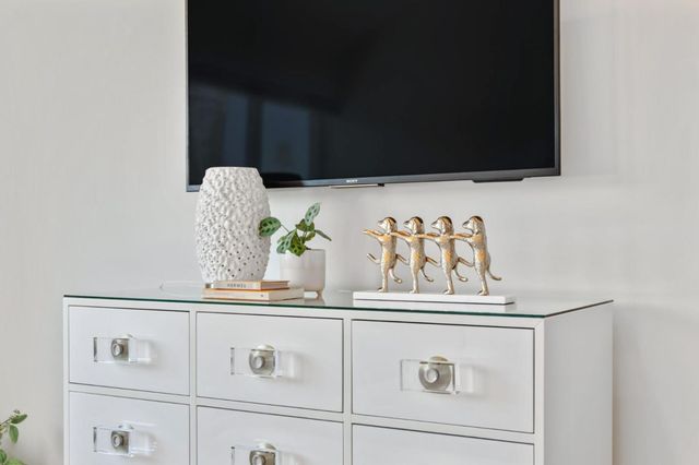 16 Hillview Avenue, Redwood City, CA 94062