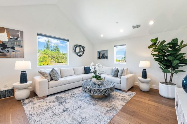 16 Hillview Avenue, Redwood City, CA 94062