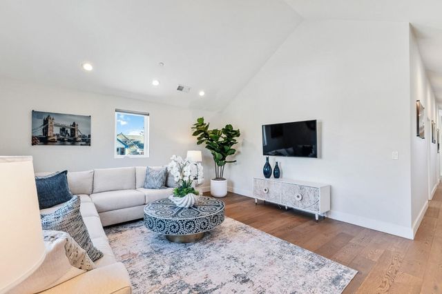 16 Hillview Avenue, Redwood City, CA 94062