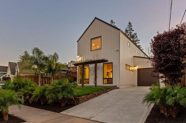 16 Hillview Avenue, Redwood City, CA 94062