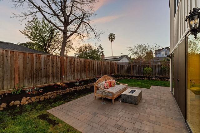 16 Hillview Avenue, Redwood City, CA 94062