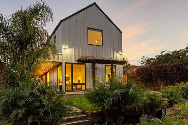 16 Hillview Avenue, Redwood City, CA 94062