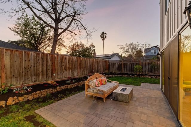 16 Hillview Avenue, Redwood City, CA 94062