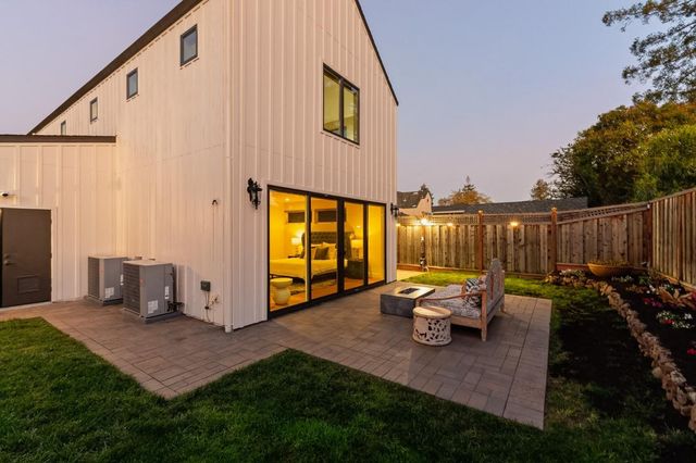 16 Hillview Avenue, Redwood City, CA 94062