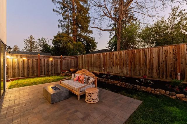 16 Hillview Avenue, Redwood City, CA 94062