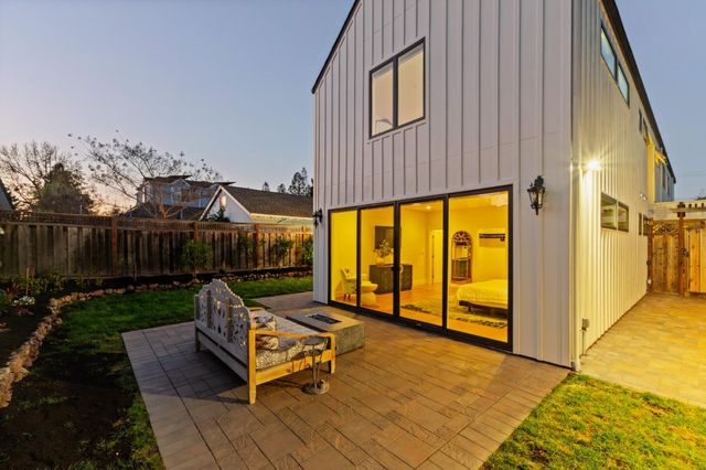 16 Hillview Avenue, Redwood City, CA 94062