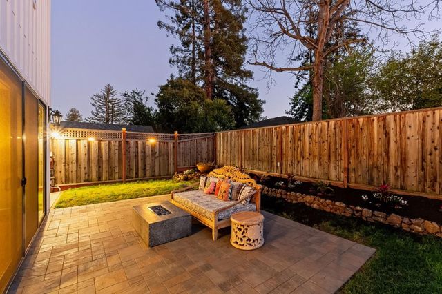 16 Hillview Avenue, Redwood City, CA 94062