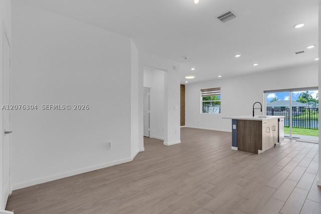 805 SE 18th St 805, Homestead, FL 33034