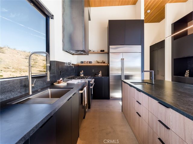 621 N Sage Avenue, Yucca Valley, CA 92284