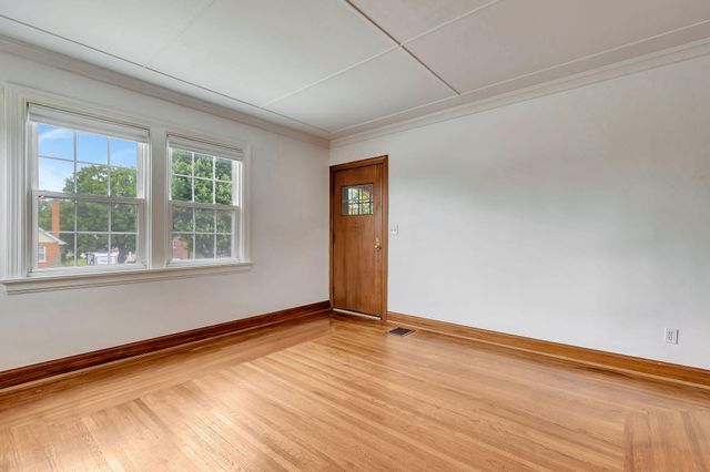 1627 E Henry Clay Avenue, Covington, KY 41011