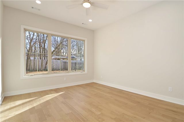 2084 N Dutton Place, Fayetteville, AR 72703