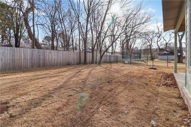 2084 N Dutton Place, Fayetteville, AR 72703