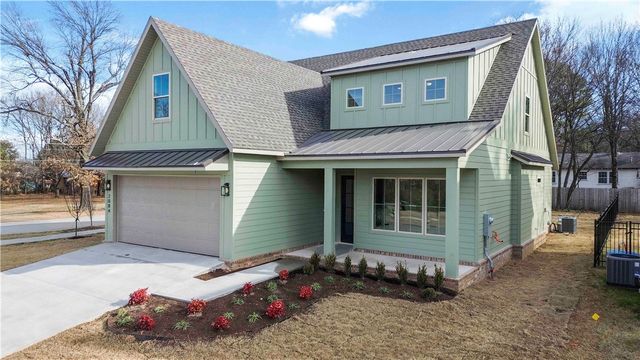 2084 N Dutton Place, Fayetteville, AR 72703